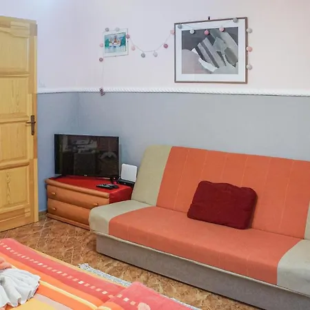 Beautiful In W/ Wifi And 1 Bedrooms