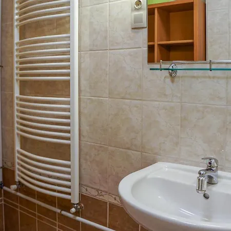 Beautiful In W/ Wifi And 1 Bedrooms Apartment *